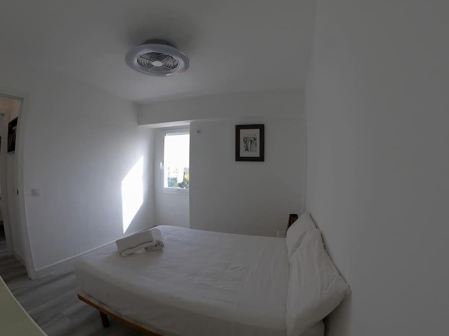 Roch - Stylish Apartment Near Metro セビリア エクステリア 写真